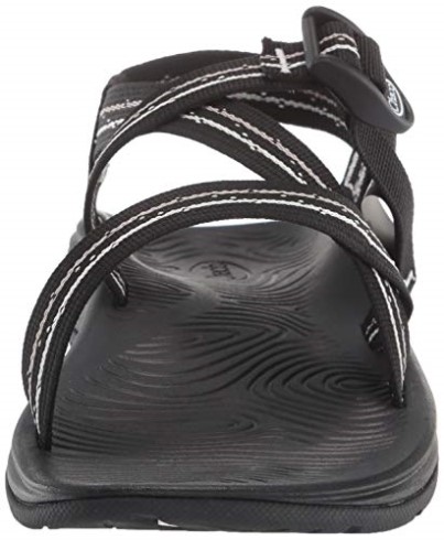 Sandalia Zvolv Mujer String Negro Chacos