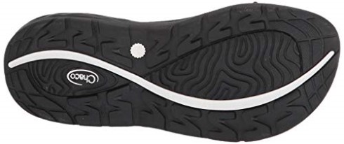 Sandalia Zvolv Mujer String Negro Chacos