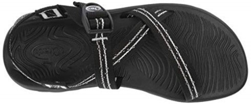 Sandalia Zvolv Mujer String Negro Chacos
